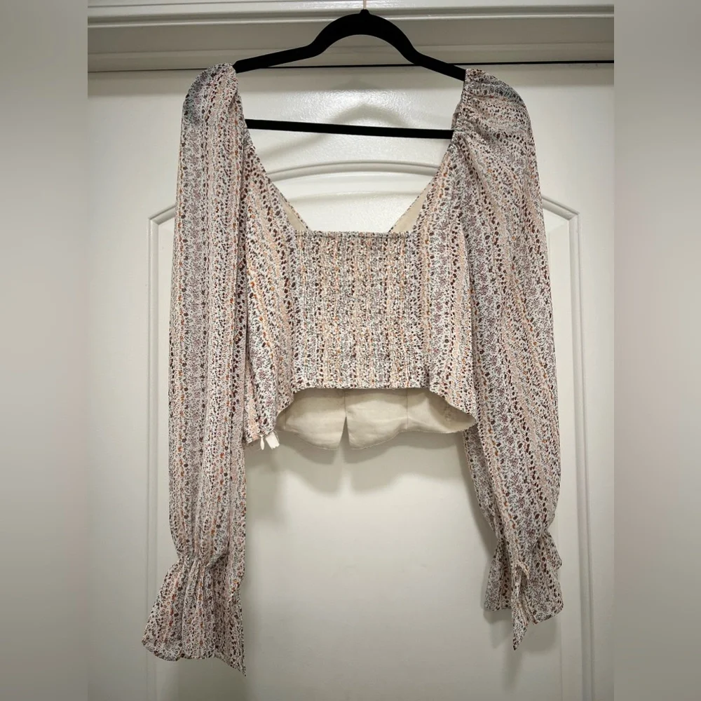 Molly Green Floral Crop Top - Picture 3 of 10